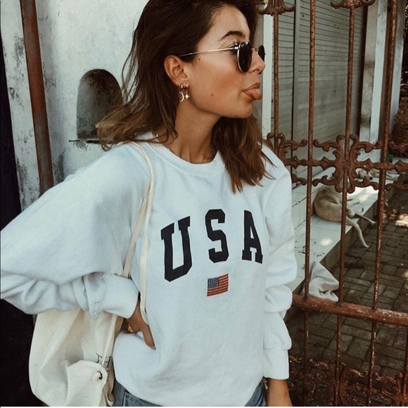 Brandy Melville Sweaters - Bnwt brandy Melville pullover